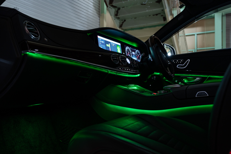 メルセデスベンツ S560ロング 後期 ショーファーPKG装備の贅沢セダン