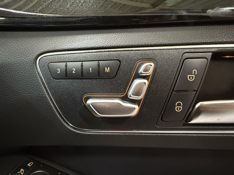 メルセデスベンツ E250 ワゴン AMGスポーツ＆後期モデル