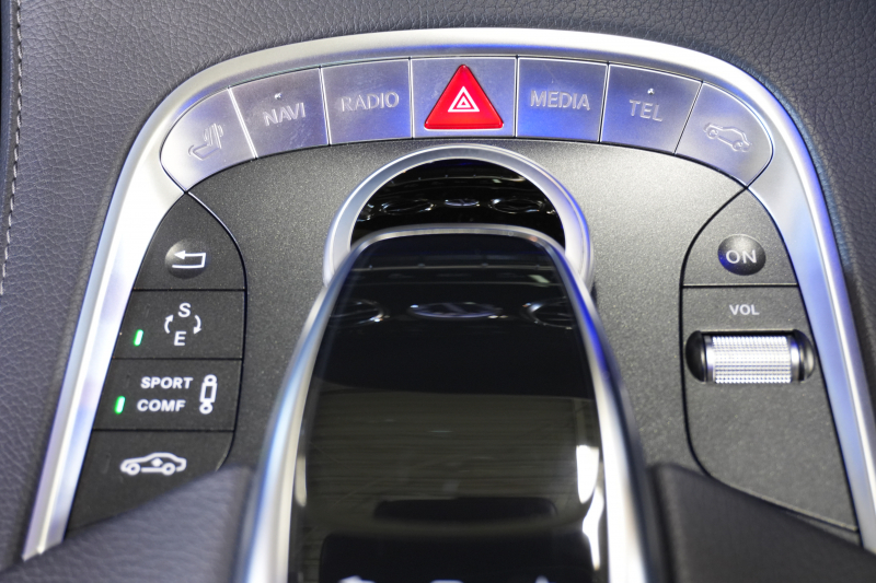 メルセデスベンツ S400h AMGライン ラグジュアリーPKG搭載モデル