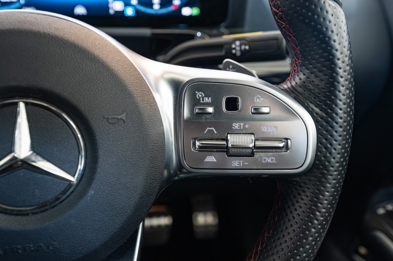 メルセデス・ベンツ B200d AMGライン 実用性と快適性を両立した一台