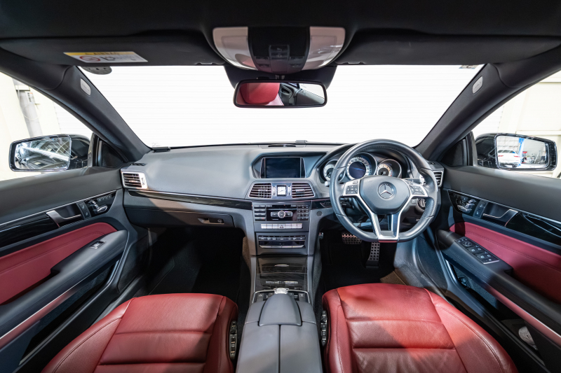 E250クーペ AMGスポーツ 洗練されたデザインと快適装備