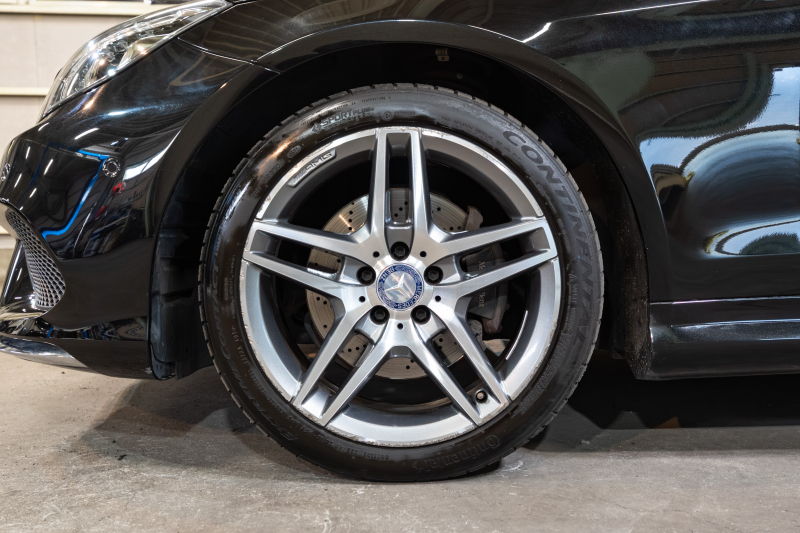 E250クーペ AMGスポーツ 洗練されたデザインと快適装備