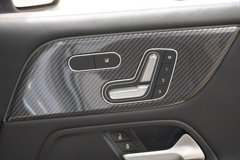 実用性とデザイン性を両立したGLB250 4MATIC スポーツの魅力