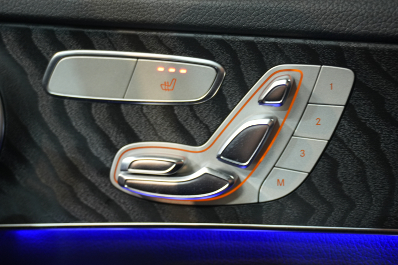 メルセデス・ベンツ C200 AMGライン 後期モデル 充実装備の1台