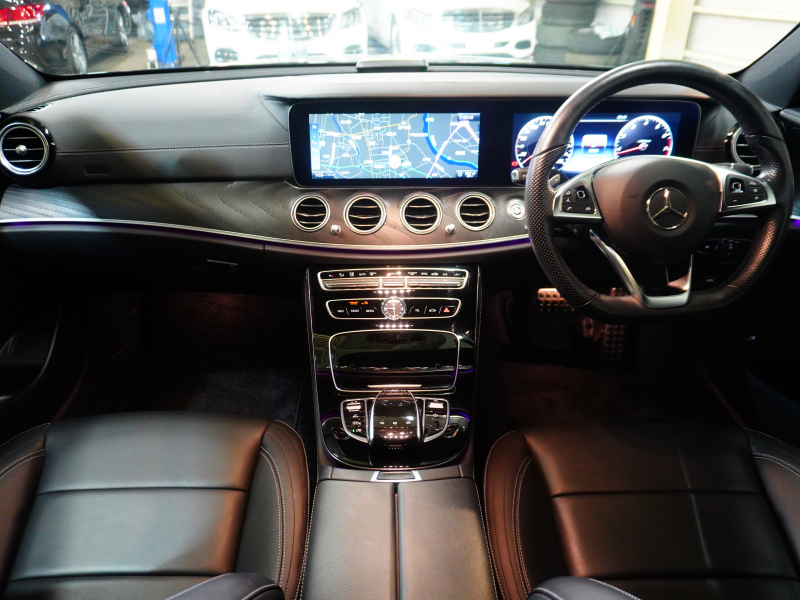 ナッパレザーとブルメスターを備えたE250アバンギャルド スポーツ