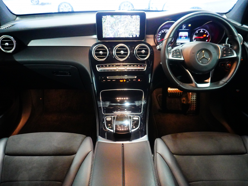 メルセデス・ベンツ GLC220d 4MATIC スポーツが入庫しました!