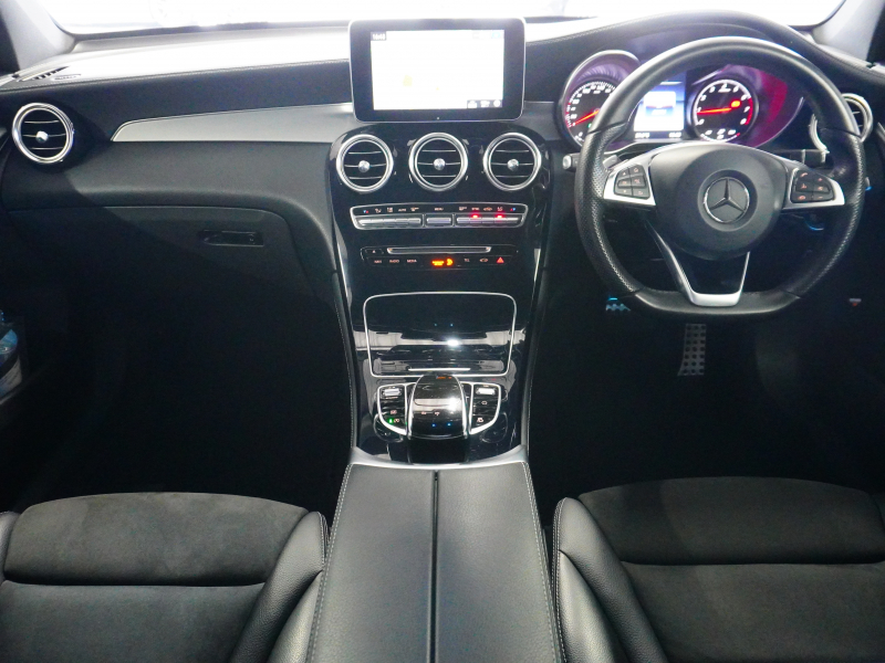 メルセデス・ベンツ GLC200 スポーツが入庫しました!