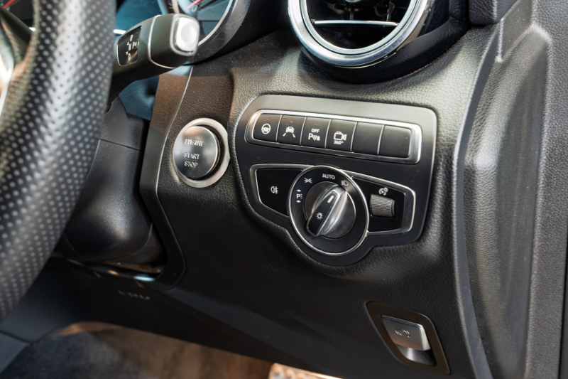 特別仕様車 メルセデス・ベンツ GLC220d ローレウスエディションの魅力をご紹介
