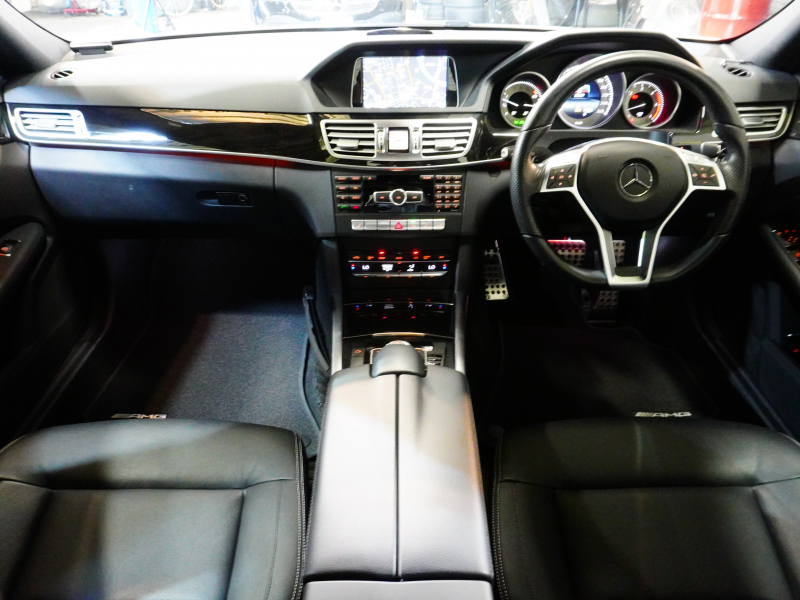 力強いディーゼル性能が魅力のメルセデス・ベンツ E350ブルーテックをご紹介