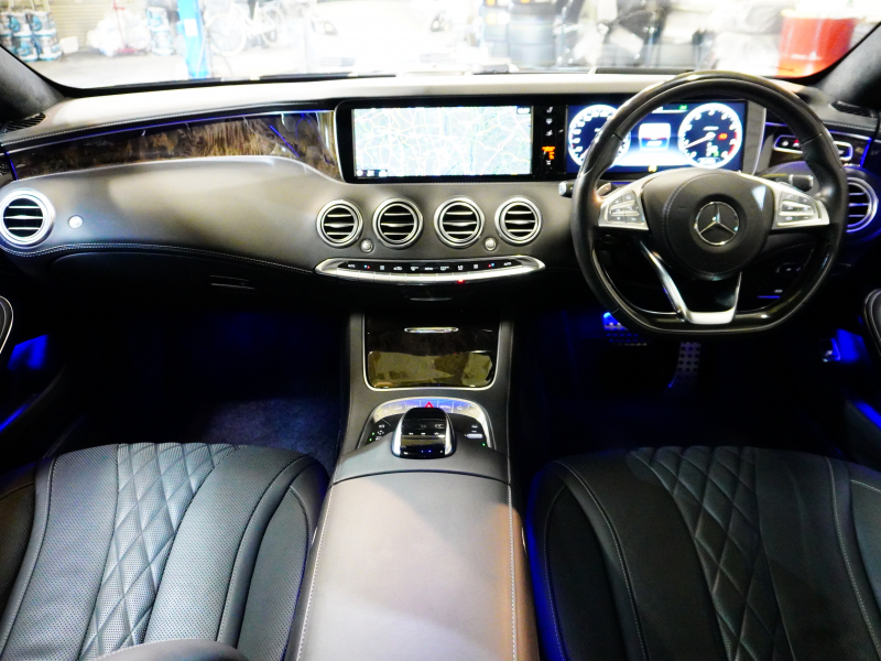 スワロフスキークリスタルPKGを備えたメルセデス・ベンツ S550 クーペが入庫しました