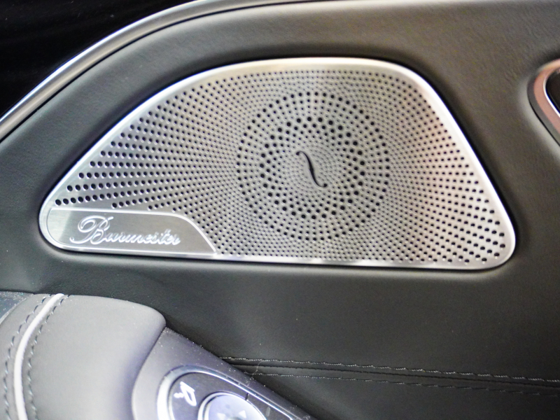 スワロフスキークリスタルPKGを備えたメルセデス・ベンツ S550 クーペが入庫しました