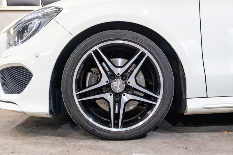 メルセデス・ベンツ CLA250 4MATIC|AMGスタイルが映える充実装備の一台