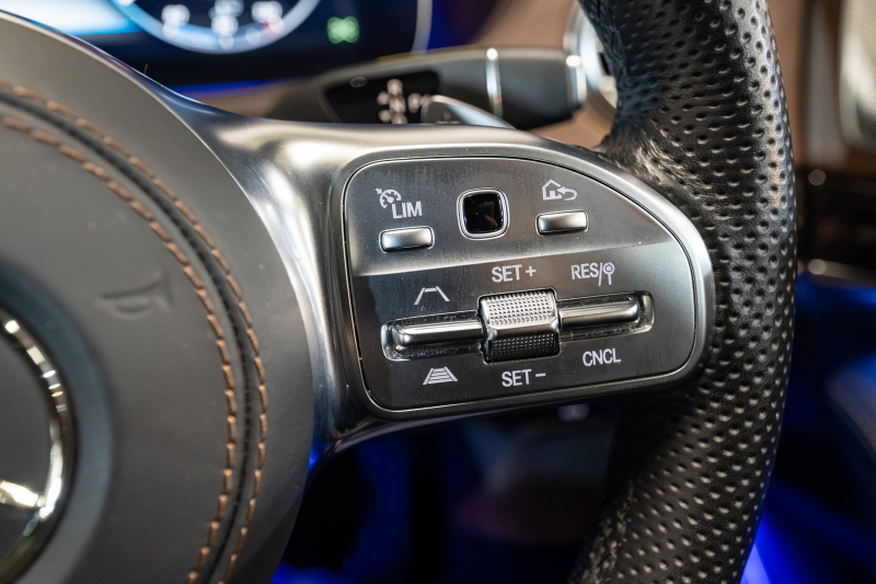 メルセデス・ベンツ S400d スポーツリミテッド|特別仕様車ならではの上質な一台