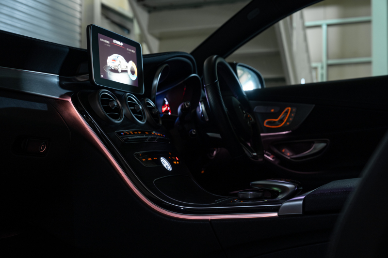 メルセデス・ベンツ Cクラス C300クーペ|上質さと走りを楽しめる一台
