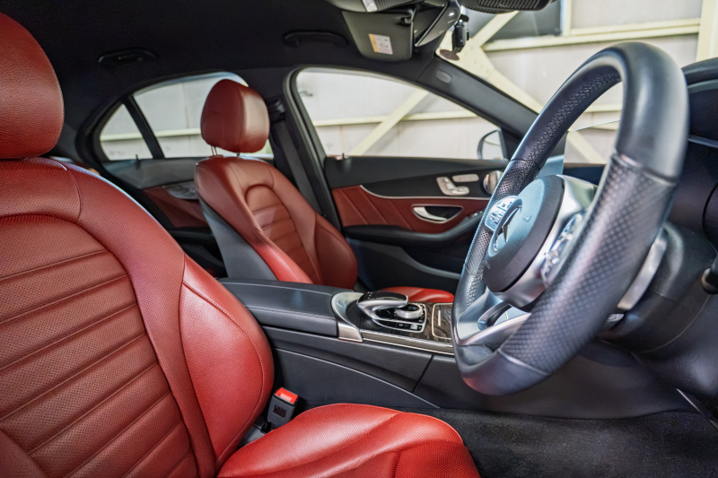 メルセデス・ベンツ Cクラス C220d|走りも室内空間も楽しめる後期モデル