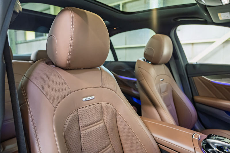 メルセデスAMG E43 4MATIC|401馬力の走りと上質な快適性を備えた一台