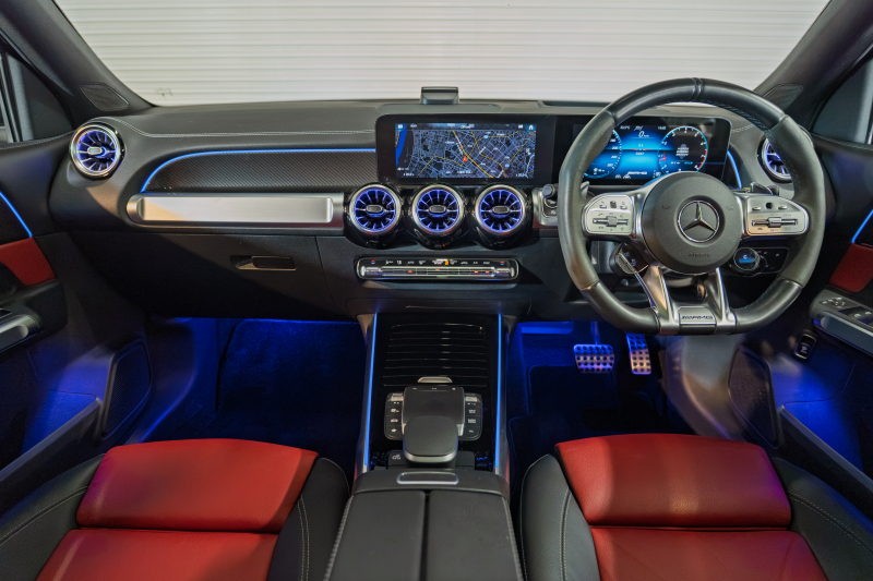 メルセデスAMG GLB35 4MATIC｜306馬力の走りと使い勝手を備えたスポーツSUV